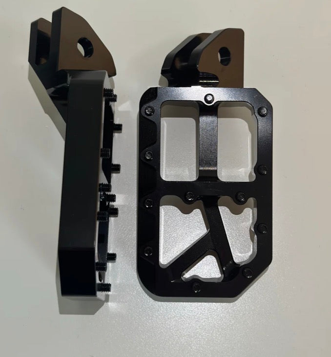 Foot pegs